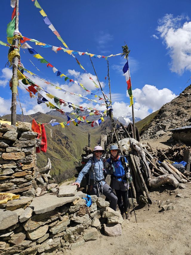 Maure Lagna, 3,894 m - serving Nescafe Blend 43