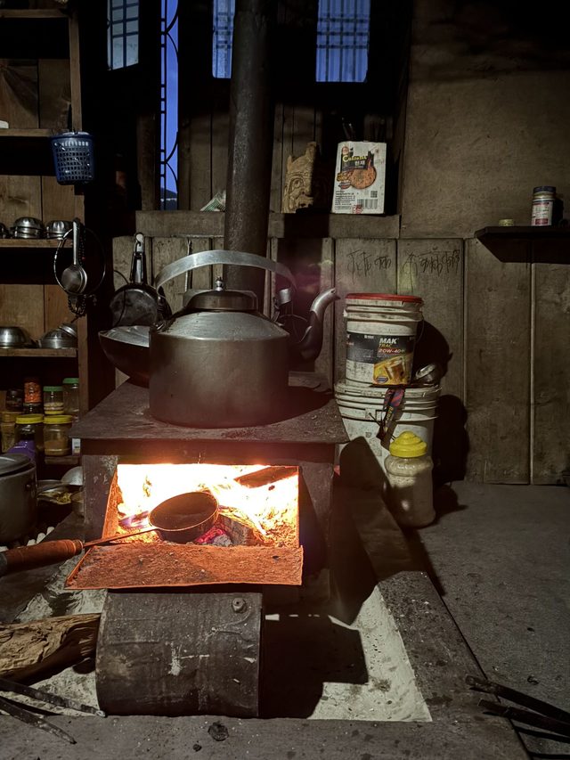 A modern stove, replacing three traditional large rocks in many rural kitchens.